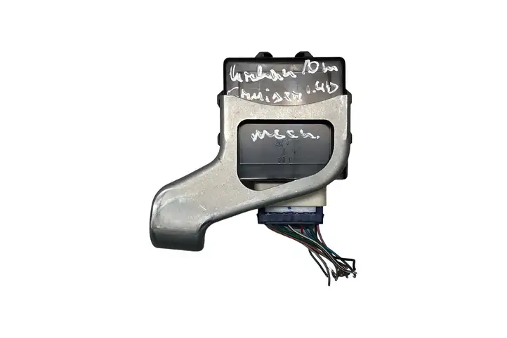 Toyota Urban Cruiser (XP110) (2007 - 2016) 8281052060 Реле освещения — фото 2