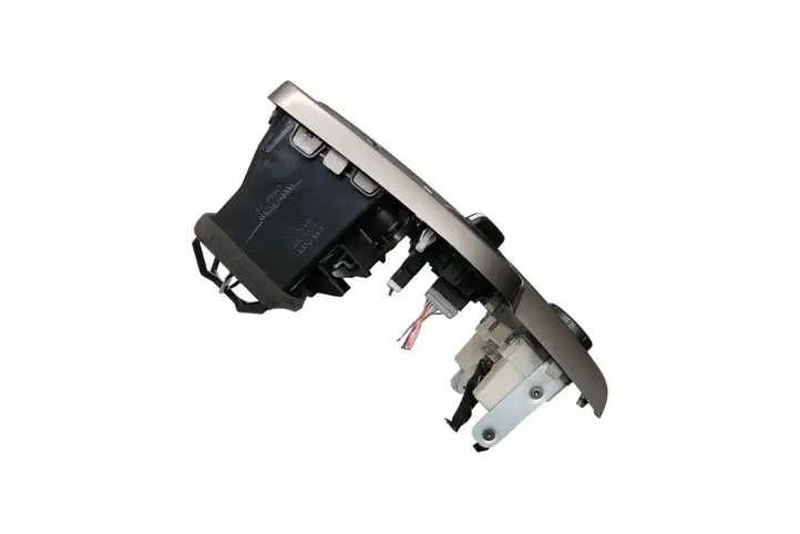 Nissan X-Trail T30 (2001 - 2007) 68260EQ100 Центральный воздушный дефлектор — фото 10