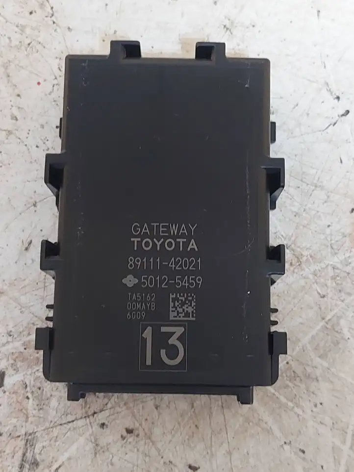 Toyota RAV 4 (XA40) (2012 - 2018) 8911142021 Модуль Gateway — фото 1