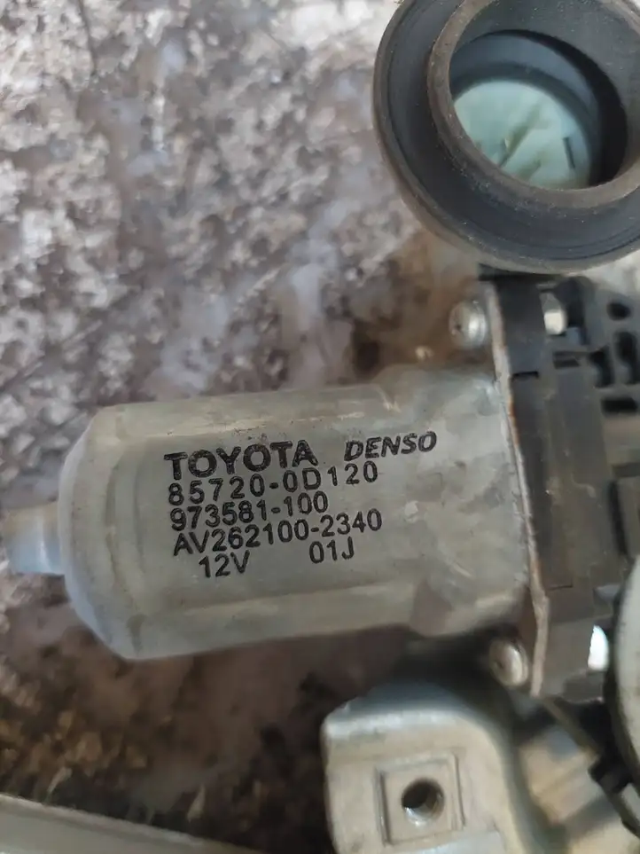 Toyota Auris 150 (2006 - 2012) 857200D120 Стеклоподъемник задней двери — фото 3