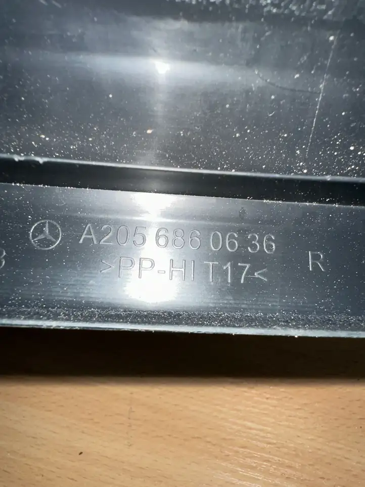 Mercedes-Benz C W205 (2014 - 2021) A2056860636 Внутренняя отделка переднего порога — фото 3