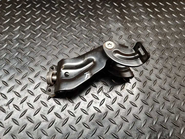 Seat Alhambra (Mk2) (2010 - 2017) 7N0843335F Средняя направляющая ролика раздвижной двери — фото 3