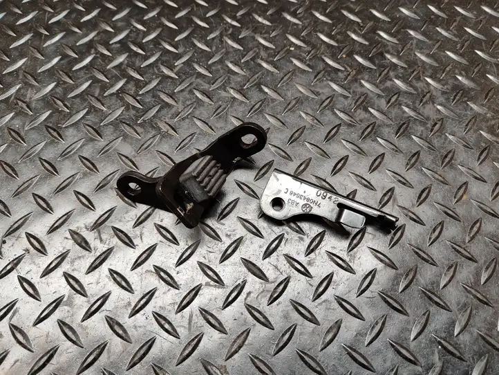 Seat Alhambra (Mk2) (2010 - 2017) 7N0843648C Ограничитель двери — фото 1