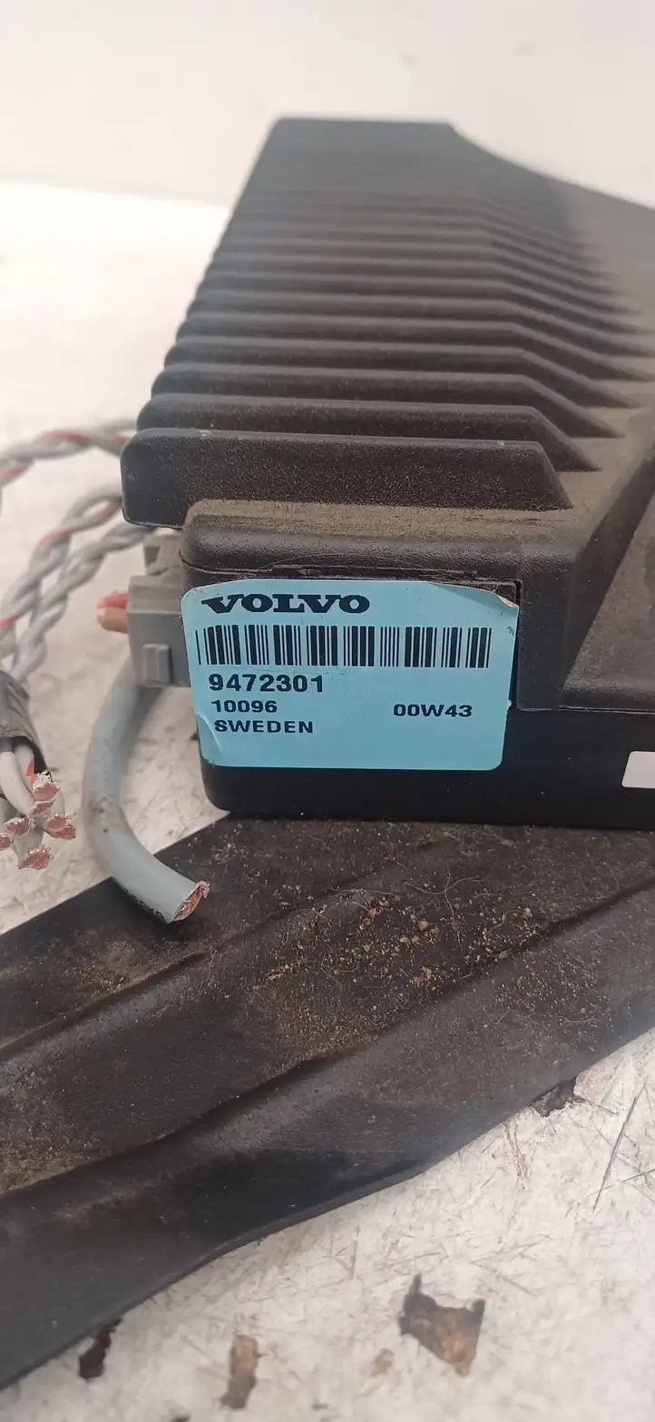 Volvo V70 (2000 - 2004) 9472301 Усилитель звука — фото 3