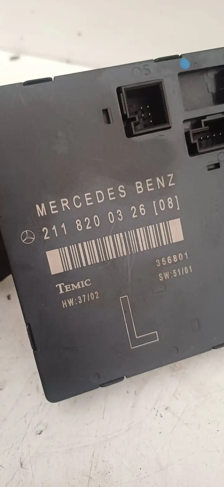 Mercedes-Benz E W211 (2002 - 2009) 2118200326 Блок управления дверью — фото 3