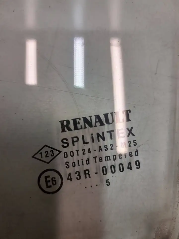 Renault Scenic II - Grand scenic II (2006 - 2009) 43R00049 Форточка двери — фото 4