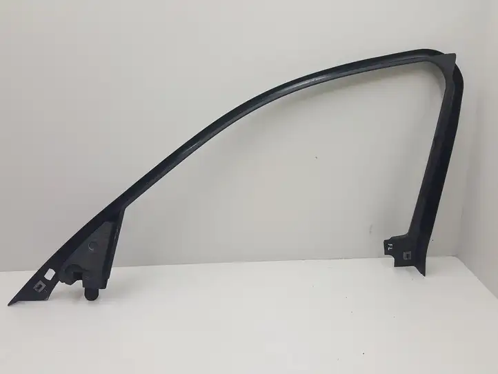 BMW 3 F30 F35 F31 (2012 - 2018) 08243000 Накладка стекла передней двери — фото 2