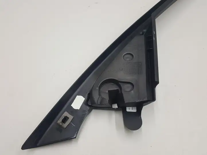 BMW 3 F30 F35 F31 (2012 - 2018) 08243000 Накладка стекла передней двери — фото 3