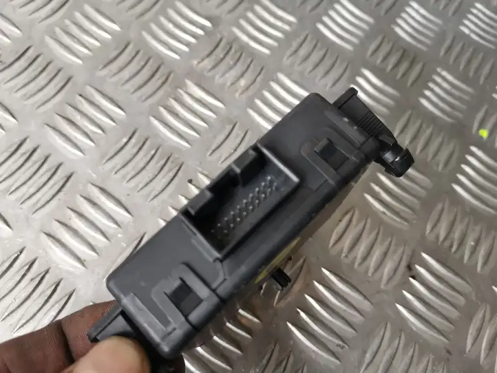 Audi A3/S3 8P (2004 - 2008) 1K0907530D Модуль Gateway — фото 3