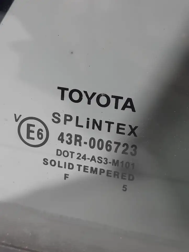 Toyota Avensis T250 (2006 - 2009) E643R006723 Заднее боковое стекло — фото 2