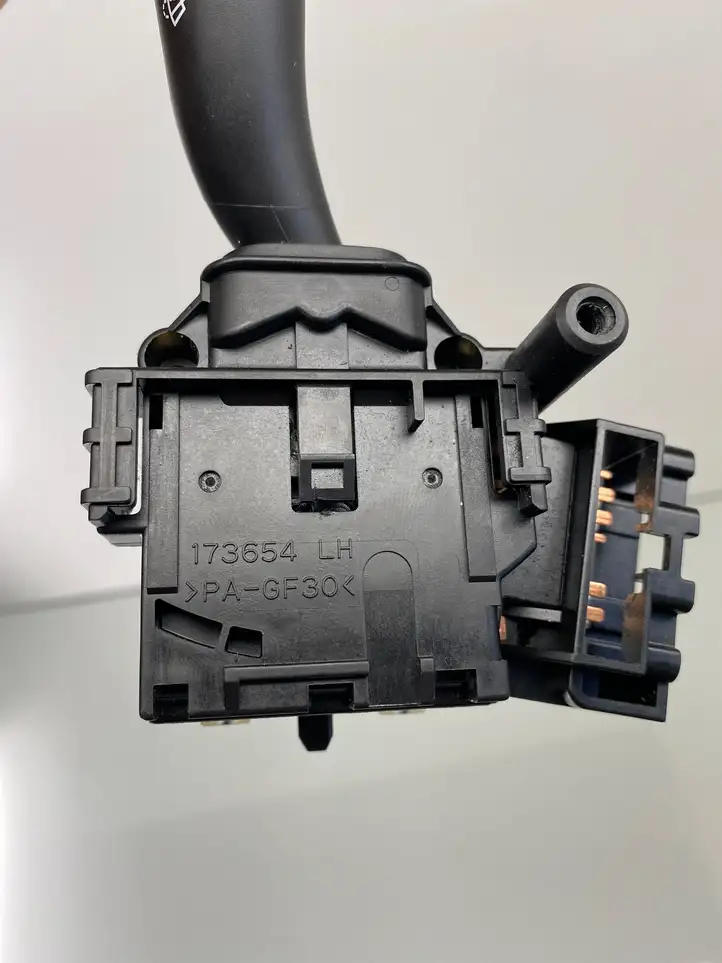 Toyota Avensis Verso (2001 - 2004) 173654 Переключатель стеклоочистителей — фото 5