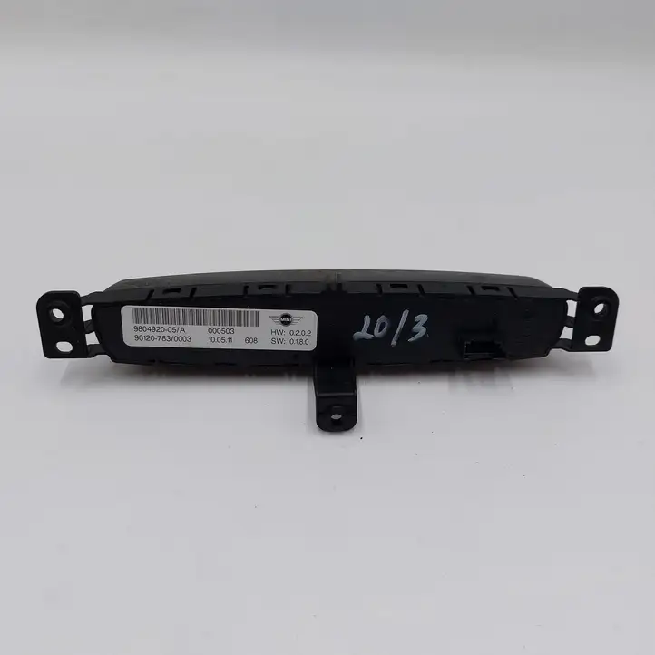 Mini Cooper Countryman R60 (2010 - 2016) 9804920 Блок кнопок на панели — фото 3