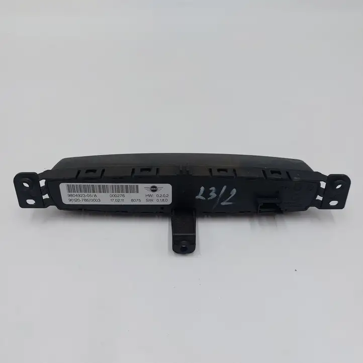 Mini Cooper Countryman R60 (2010 - 2016) 9804923 Блок кнопок на панели — фото 2