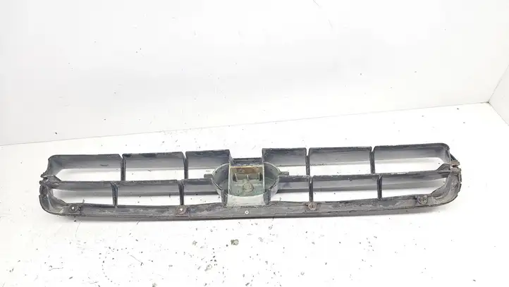 Subaru Legacy (1999 - 2003) Верхняя решетка радиатора — фото 4