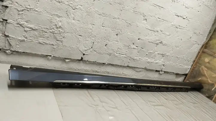 Tesla Model S (2016 - 2021) 600587400J Порог кузова — фото 1