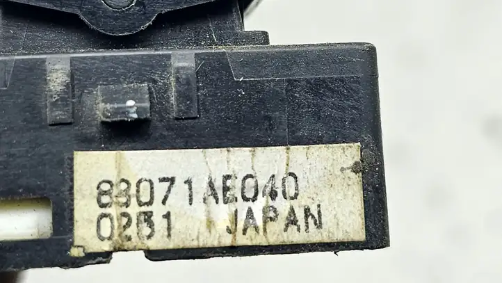 Subaru Legacy (1999 - 2003) 88071AE040 Блок кнопок стеклоподъемников — фото 2