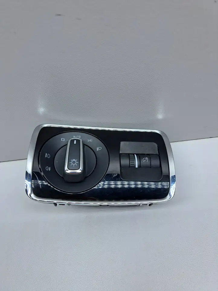 Skoda Superb B6 (3T) (2008 - 2015) 3T0941431B Включатель фонарей — фото 1