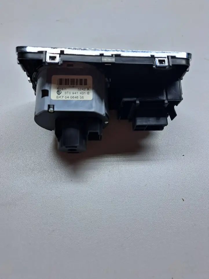 Skoda Superb B6 (3T) (2008 - 2015) 3T0941431B Включатель фонарей — фото 2