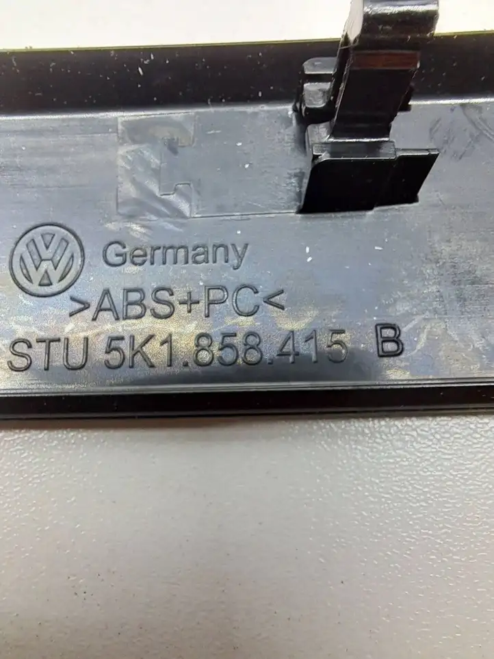 Volkswagen Golf VI (2009 - 2013) 5K1858415B Декоративная планка — фото 3