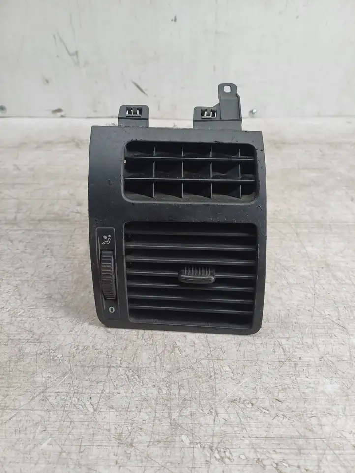 Volkswagen Touran I (2003 - 2010) 1T0819704A Боковой воздушный дефлектор — фото 1