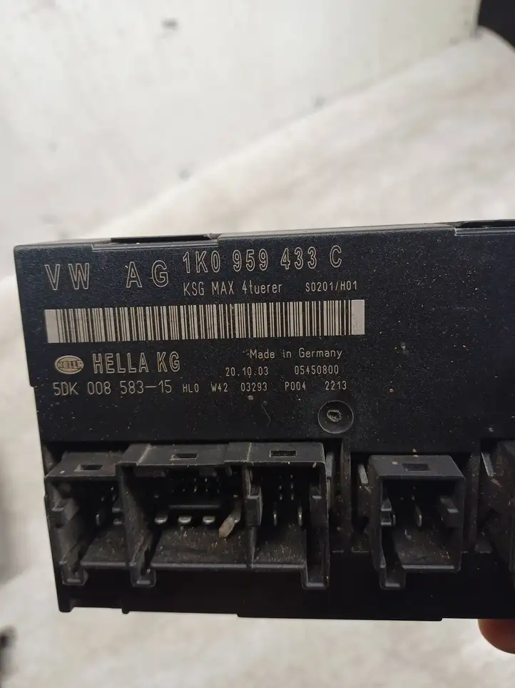 Volkswagen Touran I (2003 - 2010) 1K0959433C Модуль комфорта — фото 4