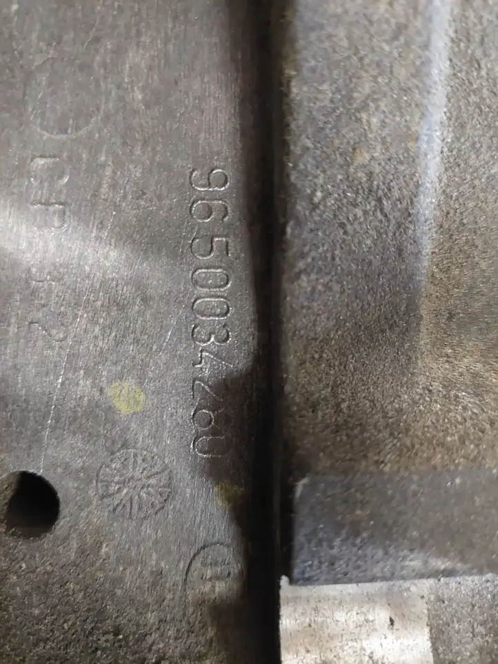 Ford Focus (2005 - 2008) 9650034280 Кронштейн генератора — фото 4
