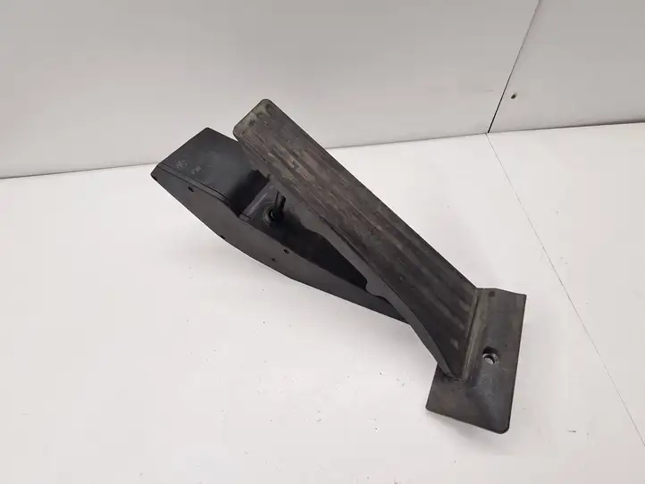 BMW X3 E83 (2003 - 2010)  6766930 Педаль акселератора