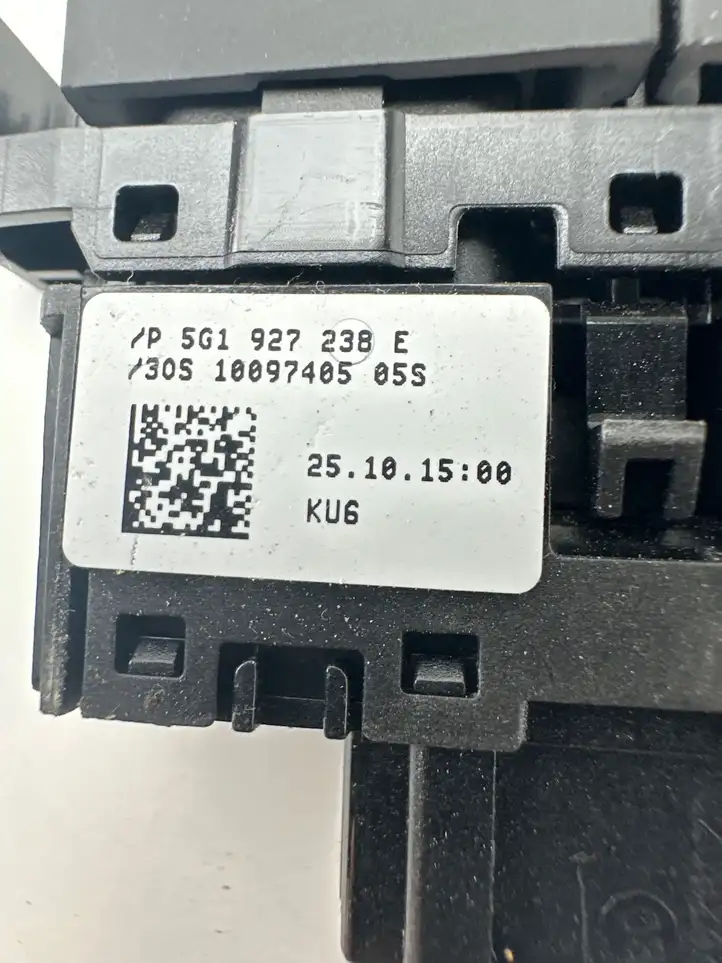 Volkswagen Golf VII (2013 - 2019) 5G1927238E Кнопка парктроника — фото 3