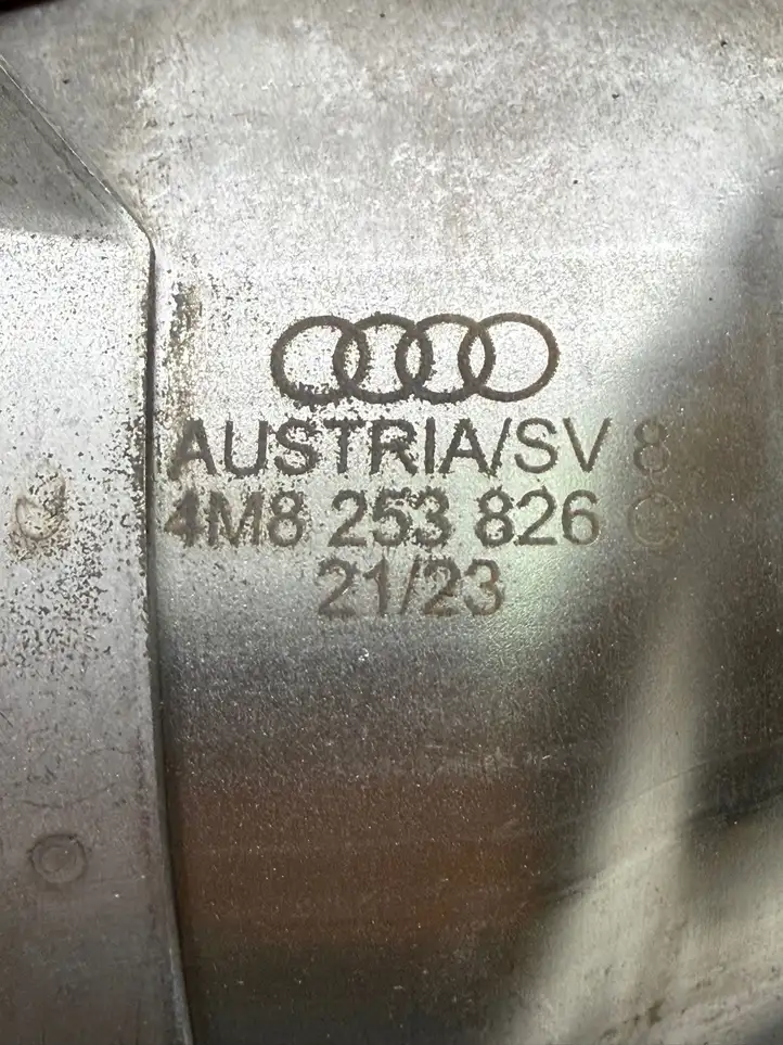 Audi Q8 (2018 - ) 4M8253826c Насадки выхлопной системы — фото 5