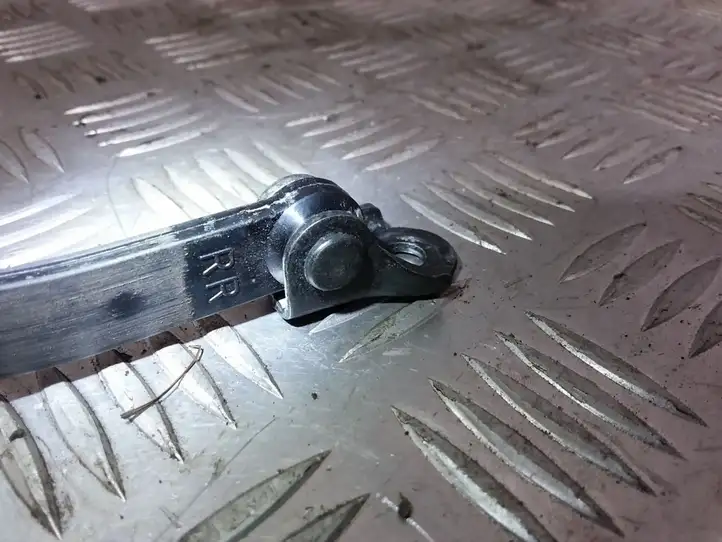 Subaru Legacy (2003 - 2009) Ограничитель задней двери — фото 3