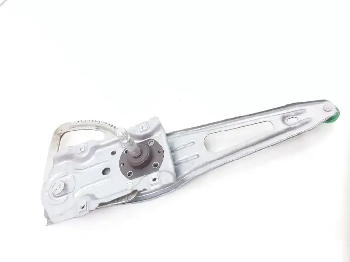 Toyota Yaris (2005 - 2009) 01407 Механический стеклоподъемник задней двери — фото 1