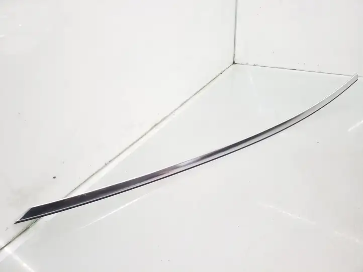 Mercedes-Benz E A207 (2010 - 2017) A2076730883 Накладка стекла передней двери — фото 1