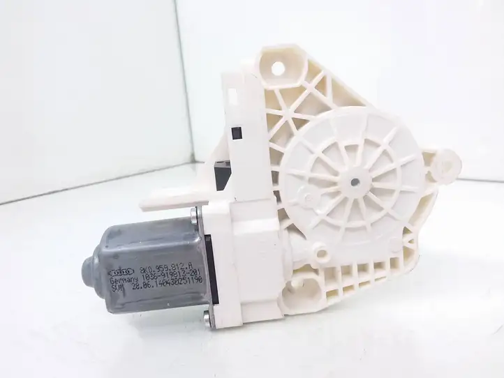 Audi A1 (2010 - 2014) 8K0959812A Стеклоподъемник задней двери — фото 1