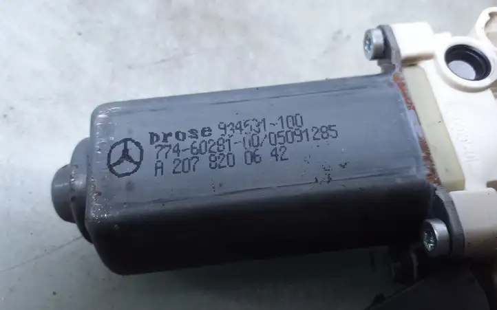 Mercedes-Benz CLS C218,X218 (2011 - 2017) A2078200642 Стеклоподъемник задней двери — фото 4
