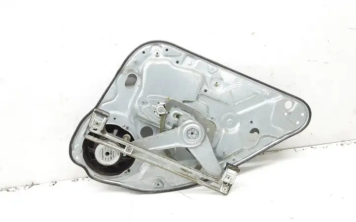 Ford Focus C-MAX (2003 - 2010) 3M51R24995CH Механический стеклоподъемник задней двери — фото 2