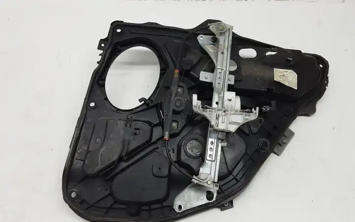Ford Fiesta (2000 - 2005) 2S61A27001A Механический стеклоподъемник задней двери — фото 2