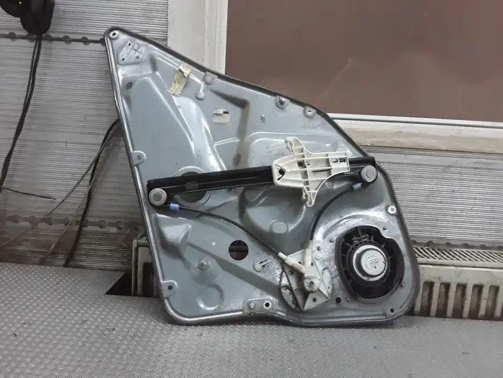 Seat Ibiza III (6L) (2002 - 2008) 6L4839755L Механический стеклоподъемник задней двери — фото 2