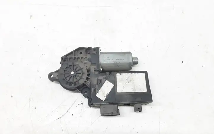 Volkswagen Golf IV (1998 - 2005) 0130821766 Стеклоподъемник задней двери — фото 1