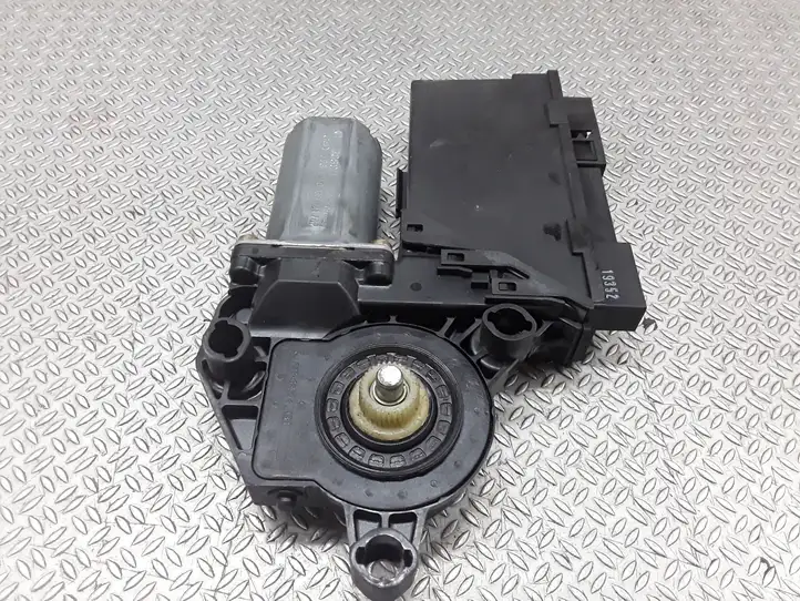 Audi A4 S4 B6 8E 8H (2000 - 2006) 8E0959801A Стеклоподъемник задней двери — фото 3