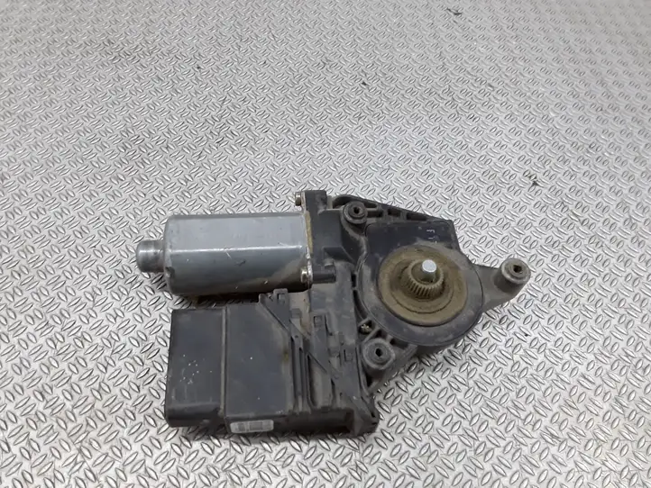 Volkswagen PASSAT B5 (1997 - 2000) 0130821696 Стеклоподъемник задней двери — фото 1