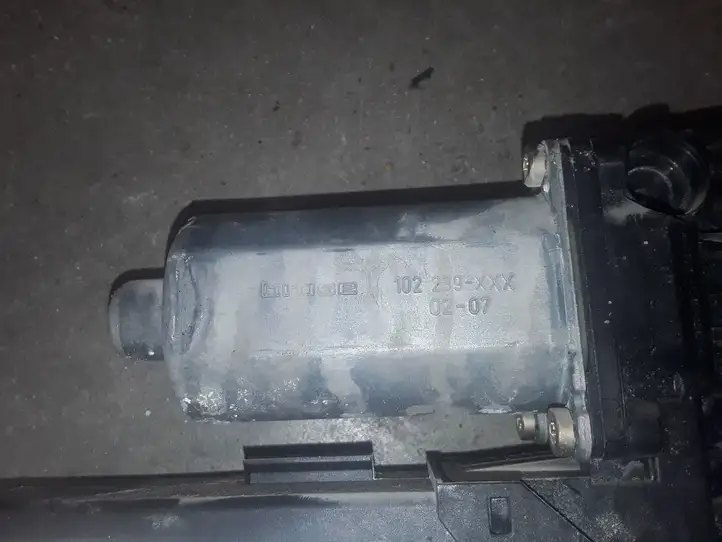 Audi A4 S4 B6 8E 8H (2000 - 2006) 8E0959801A Стеклоподъемник задней двери — фото 2