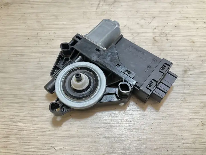 Volvo XC90 (2014 - 2019) 31674769 Стеклоподъемник задней двери — фото 3