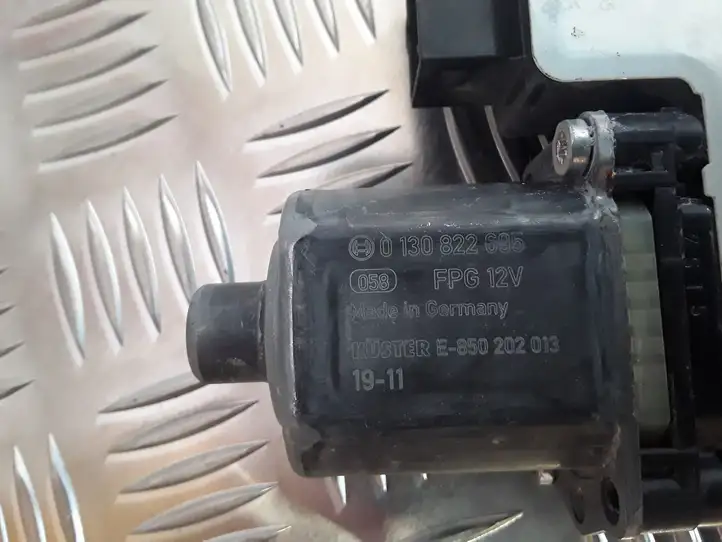 Skoda Kamiq (2019 - ) 654839461 Стеклоподъемник задней двери — фото 4