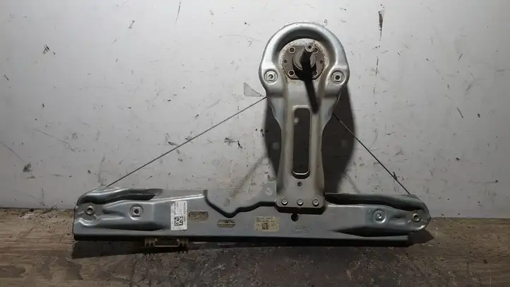 Ford Focus (2011 - 2015) BM51A27001AA Механический стеклоподъемник задней двери — фото 1