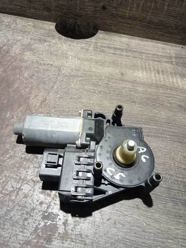 Audi A6 S6 C5 4B (2001 - 2004) 0130821784 Стеклоподъемник задней двери — фото 1
