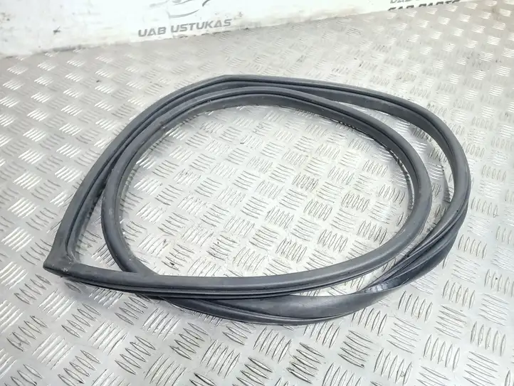 Mazda CX-7 (2009 - 2014)   Уплотнительная резина (на кузове)