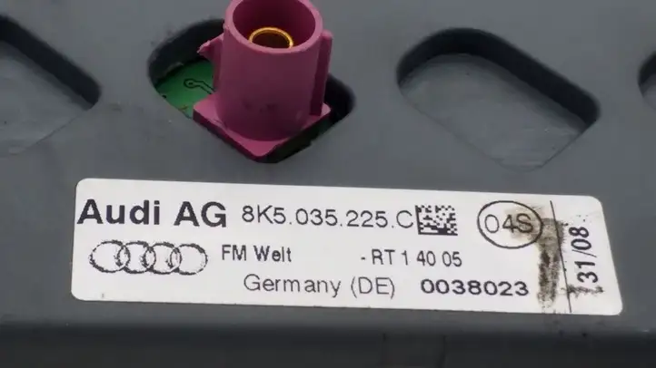 Audi A4 S4 B6 8E 8H (2000 - 2006) 8K5035225C Усилитель антенны — фото 2