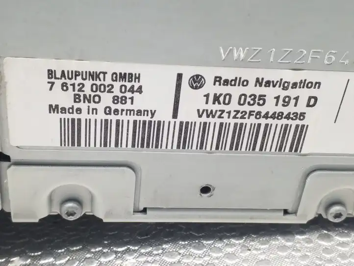 Volkswagen Golf V (2003 - 2009) 1K0035191D Магнитола / мультимедийная система — фото 3