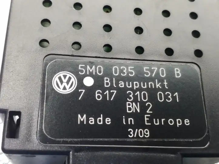 Volkswagen Golf VI (2009 - 2013) 5M0035570B Усилитель антенны — фото 4