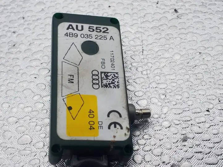 Audi A6 S6 C6 4F (2004 - 2008) 4B9035225A Усилитель антенны — фото 2